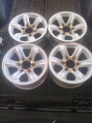 รับซื้อแม็กซ์เก่าของเดิมติดรถอีซุซุรุ่นเก่าโรดิ ขอบ16