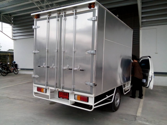 อู่ต่อกระบะพื้นเรียบ และหลังคาอลูมิเนียม แถมพร้อมรถกระบะ Mitsubishi Nissan