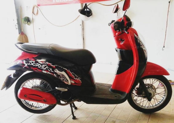 scoopy i ปี 55 แดงดำ กท306 เครื่องดีมากๆ รภแม่บ้าน 21,000 เดิมๆ เครื่องดีมาก เงียบสนิท วิ่งน้อย ไมล์8,xxx km รถแม่บ้าน ผู้หญิงใช้ ภาษี 58 รามคำแหง1/1 เบเวอรี่แมนชั่น ไลน์ dettdett