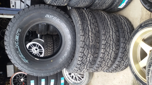 ขายยางใหม่ 265 75 16 falken เส้นละ 2900