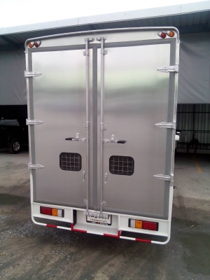 กระบะพื้นเรียบ พร้อมหลังคาอลูมิเนียม  ไม่ต้องซื้อ เพราะมันเป็นของแถม