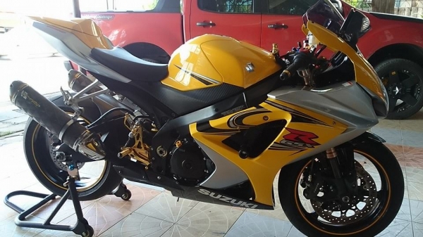 ขาย GSXR1000 K7 สพม สวยสด ของแต่งคุ้ม (พร้อมส่ง) ลดราคากันไปเลย 315000 บาท