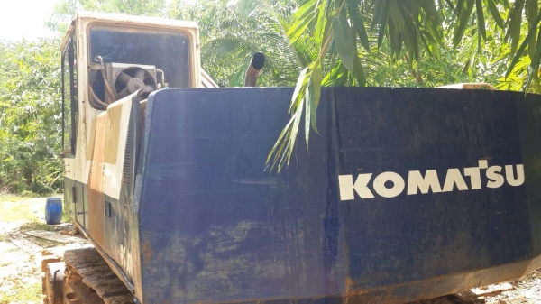 ขายรถแบคโฮ KOMATSU พร้อมใช้งาน ถูกๆๆ