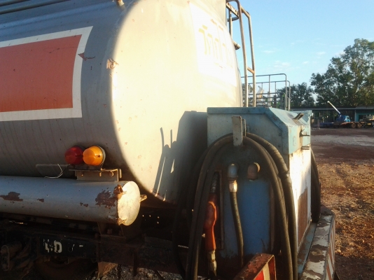 ขาย  ถังน้ำมัน  ยาว 4เมตร30 กว้าง1เมตร90จุได้7000ลิตร 3ช่อง