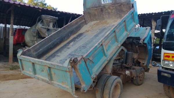 ขายถูก  รถบรรทุก 6 ล้อ NKR  ดั้ม 3 คิว  เครื่อง  88 HP  ช่วงสั้น  ไม่มีทะเบียน