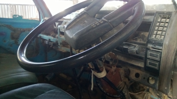 ขายถูก  รถบรรทุก 6 ล้อ NKR  ดั้ม 3 คิว  เครื่อง  88 HP  ช่วงสั้น  ไม่มีทะเบียน