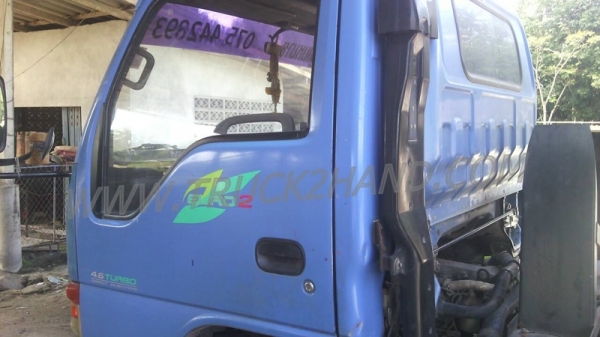 รถบรรทุก 6 ล้อดัมพ์ ยี่ห้อ ISUZU EURO2 เครื่อง 130 แรงม้า รถบรรทุก 6 ล้อดัมพ์ ยี่ห้อ ISUZU EURO2 เครื่อง 130 แรงม้า