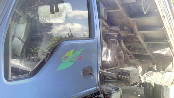 รถบรรทุก 6 ล้อดัมพ์ ยี่ห้อ ISUZU EURO2 เครื่อง 130 แรงม้า รถบรรทุก 6 ล้อดัมพ์ ยี่ห้อ ISUZU EURO2 เครื่อง 130 แรงม้า