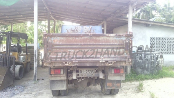 รถบรรทุก 6 ล้อดัมพ์ ยี่ห้อ ISUZU EURO2 เครื่อง 130 แรงม้า รถบรรทุก 6 ล้อดัมพ์ ยี่ห้อ ISUZU EURO2 เครื่อง 130 แรงม้า