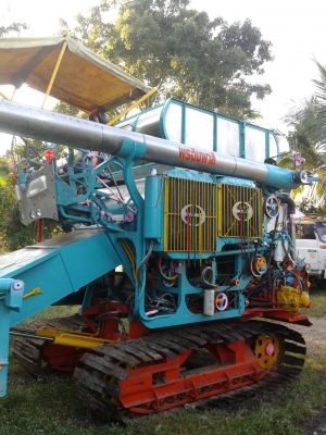 ขายรถเกี่ยวข้าว ไทยเจริญ อุ้ม 2.5 ตัน   เครื่อง 195 เทอร์โบตัวเดิน 10 ปั้มไดกิ้น 22ราคาต่อลองได้ครับ