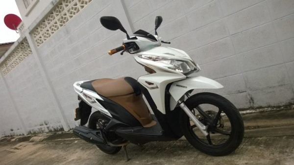 Click125i 2014 ตัว TOP idelling สีขาวสวยมาก หายาก ขายถูก ส่งฟรี