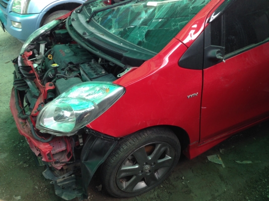 ขายซาก TOYOTA YARIS 1.5G RS ปี12 สีแดง ทะเบียนผ่านไม่จอด ไม่โดนชุดหน้า เครื่องเกียร์เทวดา แอร์แบ็คไม่ยิง