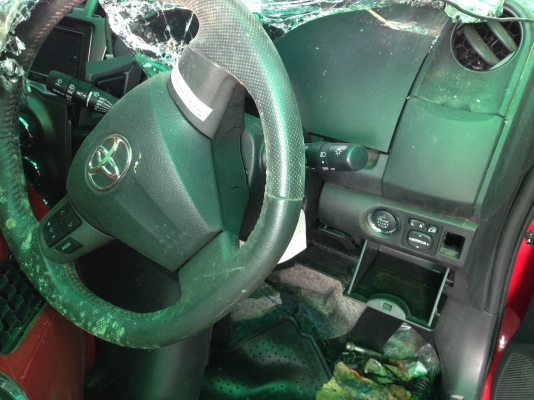 ขายซาก TOYOTA YARIS 1.5G RS ปี12 สีแดง ทะเบียนผ่านไม่จอด ไม่โดนชุดหน้า เครื่องเกียร์เทวดา แอร์แบ็คไม่ยิง