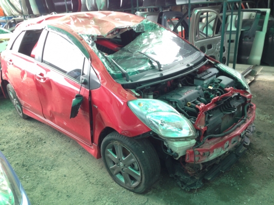 ขายซาก TOYOTA YARIS 1.5G RS ปี12 สีแดง ทะเบียนผ่านไม่จอด ไม่โดนชุดหน้า เครื่องเกียร์เทวดา แอร์แบ็คไม่ยิง