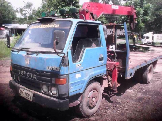 หกล้อโต้โยต้า พื้นเรียบ  ติดเครน  2.5 ตัน   พร้อมใช้งาน  เล่มพร้อม...