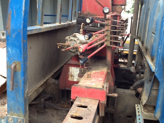 หกล้อโต้โยต้า พื้นเรียบ  ติดเครน  2.5 ตัน   พร้อมใช้งาน  เล่มพร้อม...