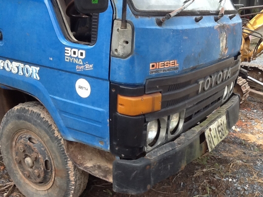 หกล้อโต้โยต้า พื้นเรียบ  ติดเครน  2.5 ตัน   พร้อมใช้งาน  เล่มพร้อม...