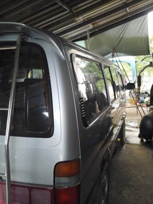 ขายรถตู้ไฮแฮกปี 95-96 ลงราคาผิด ขายรถตู้ไฮแฮกปี 95-96 ลงราคาผิด