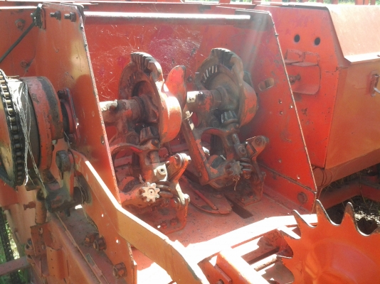 ขายตามสภาพเครื่องอัดฟางใช้งานได้เลย ขายตามสภาพเครื่องอัดฟางใช้งานได้เลย