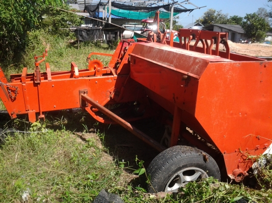 ขายตามสภาพเครื่องอัดฟางใช้งานได้เลย ขายตามสภาพเครื่องอัดฟางใช้งานได้เลย