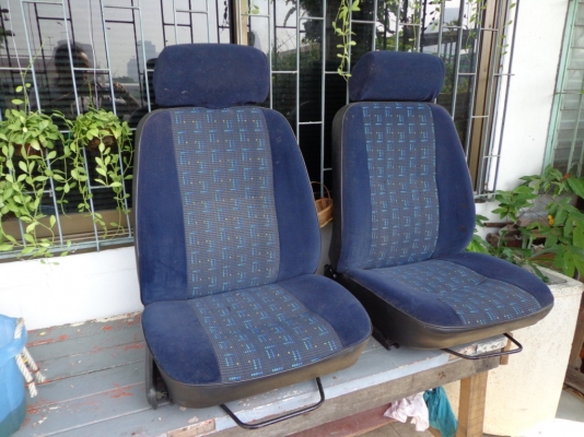 อยู่ห้วยขวางขายเบาะผ้า สภาพดี ไม่มีขาด ของเก็บ คู่ละ1,000บาท