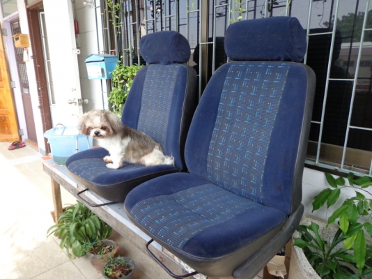 อยู่ห้วยขวางขายเบาะผ้า สภาพดี ไม่มีขาด ของเก็บ คู่ละ1,000บาท