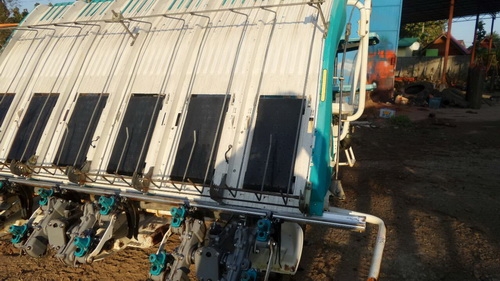 ขายรถปลูกข้าวคูโบต้า 6 แถว แบบนั้งขับ พร้อมใช้