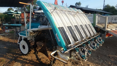 ขายรถปลูกข้าวคูโบต้า 6 แถว แบบนั้งขับ พร้อมใช้