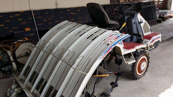 รถปลูกข้าวนั่งขับ MITSUBISHI เก่าญี่ปุ่น ดำนา 5 แถว สภาพสวย เครื่องยนต์ติดง่าย สภาพพร้อมใช้งาน รถปลูกข้าวนั่งขับ MITSUBISHI เก่าญี่ปุ่น ดำนา 5 แถว สภาพสวย เครื่องยนต์ติดง่าย สภาพพร้อมใช้งาน