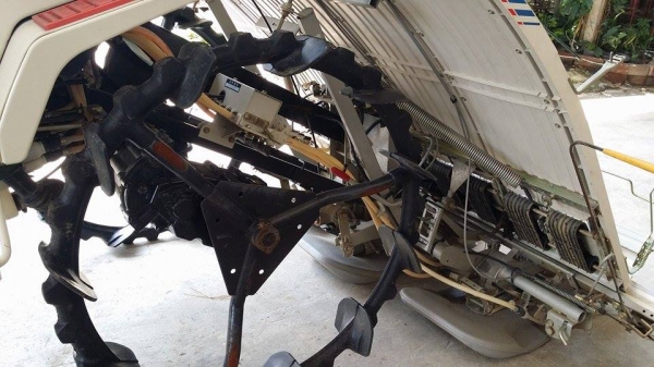 รถปลูกข้าวนั่งขับ MITSUBISHI เก่าญี่ปุ่น ดำนา 5 แถว สภาพสวย เครื่องยนต์ติดง่าย สภาพพร้อมใช้งาน รถปลูกข้าวนั่งขับ MITSUBISHI เก่าญี่ปุ่น ดำนา 5 แถว สภาพสวย เครื่องยนต์ติดง่าย สภาพพร้อมใช้งาน