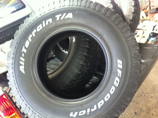 ยาง BF goodrich all terrain ขนาด 265-75R16