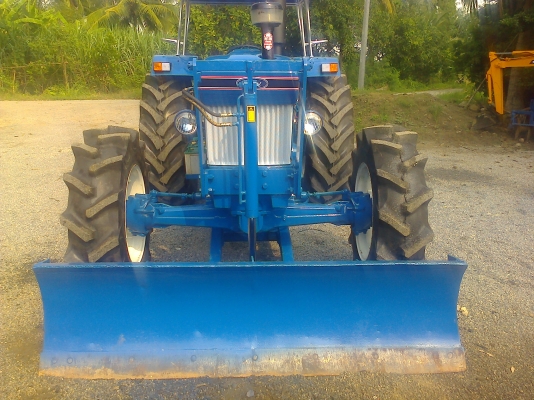 ขายรถฟอร์ด  6610  คานคาลาโล่  2  เพลา ดันหน้า  หาง  3  เล่มทะเบืยน   พร้อมใช้