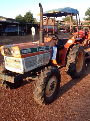 แทรกเตอร์คูโบต้า 2402 โฟวิล สภาพเดิมๆทั้งคันพร้อมใช้งานมีผาน พรวนให้