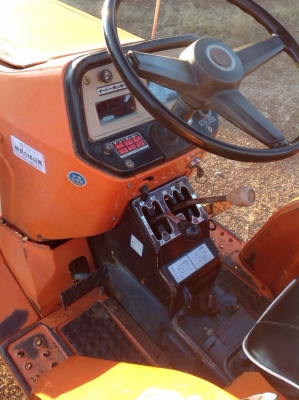 แทรกเตอร์คูโบต้า 2402 โฟวิล สภาพเดิมๆทั้งคันพร้อมใช้งานมีผาน พรวนให้