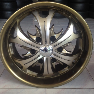 แม็กซ์ญี่ปุ่นมือสองสภาพดี มี2วง ขอบ17-7.5 6รู114 ราคา 6,000.-