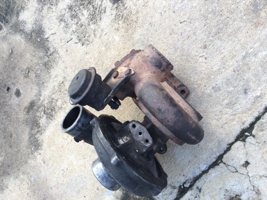 ขายครับ เทอร์โบสิบล้อ ไอ้หลง. กับเทอร์โบแมคโค EX200โทร0805802926