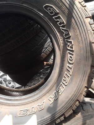 30X9.50R15LT  DUNLOP GRANDTREK AT3 ตัวหนังสือขาว   มี 1 เส้น  TEL.081-427-3941