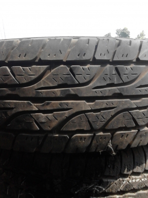 30X9.50R15LT  DUNLOP GRANDTREK AT3 ตัวหนังสือขาว   มี 1 เส้น  TEL.081-427-3941