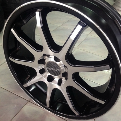 แม็กซ์มือสองสภาพดี ขอบ 17x7JJ 4H100-114.3 ทั้งชุด 9,500