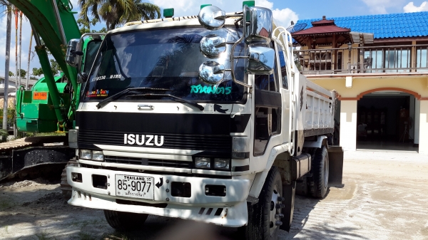 ขายหกล้อดั้มพ์