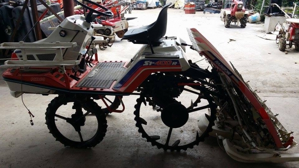 รถปลูกข้าวนั่งขับ KUBOTA เก่าญี่ปุ่น ดำนา 4 แถว สภาพสวย เครื่องยนต์ติดง่าย สภาพพร้อมใช้งาน รถปลูกข้าวนั่งขับ KUBOTA เก่าญี่ปุ่น ดำนา 4 แถว สภาพสวย เครื่องยนต์ติดง่าย สภาพพร้อมใช้งาน