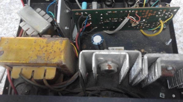 แอมป์รถแห่