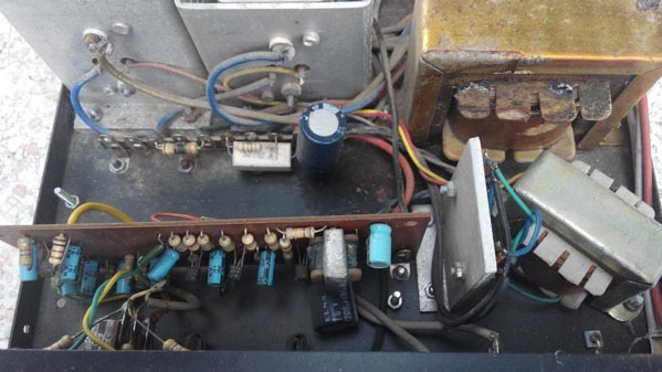 แอมป์รถแห่