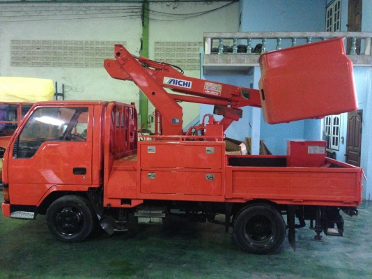 ขายรถกระเช้า ตัวรถมิตรซูบิชิ กระเช้าสูง 8 เมตร