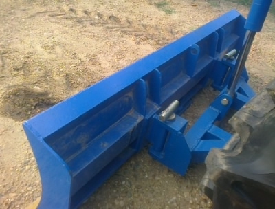 ขายใบดันหน้ารถไถFord  7ฟุต  ใบดันอย่างเดียวเหมาะสำหรับรถไถเพลาเดียว สภาพสวยสนใจ0810076640