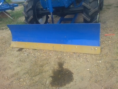 ขายใบดันหน้ารถไถFord  7ฟุต  ใบดันอย่างเดียวเหมาะสำหรับรถไถเพลาเดียว สภาพสวยสนใจ0810076640