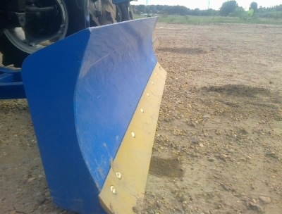 ขายใบดันหน้ารถไถFord  7ฟุต  ใบดันอย่างเดียวเหมาะสำหรับรถไถเพลาเดียว สภาพสวยสนใจ0810076640