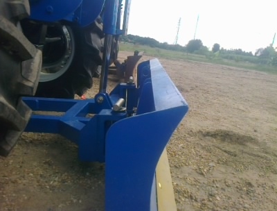 ขายใบดันหน้ารถไถFord  7ฟุต  ใบดันอย่างเดียวเหมาะสำหรับรถไถเพลาเดียว สภาพสวยสนใจ0810076640