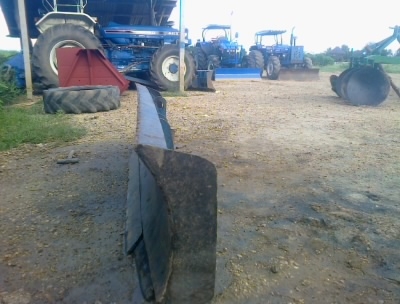 ขายใบดันหน้ารถไถFord ใบดันอย่างเดียวตาม สภาพสนใจ0810076640