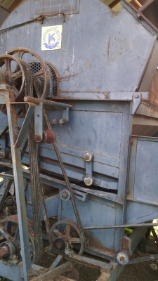 ขายตู้สีข้าว6ฟุตสิงเปลือยจัมโบ้เกษตรพัฒนาสภาพใหม่ชื้อมาจากบริษัทเกษตรพัฒนาปี46สภาพสวยมากขายถูกๆ65000บาทใช้ต่อพ่วงรถไถ36แรงขึ้นไปสภาพเดิมจากบริษัทเกษตรพัฒนายังไม่เคยซ่อม ซื้อไปสีข้าวได้เลยไม่ต้องซ่อม